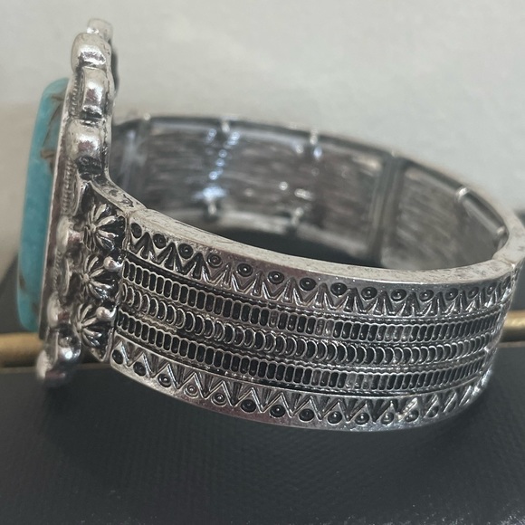 🎉❤️Harlee Large Turquoise Ornate Stretch Bracelet - Picture 2 of 3